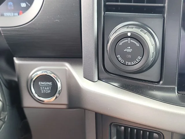 New 2026 Oxford White Ford XLT image 28