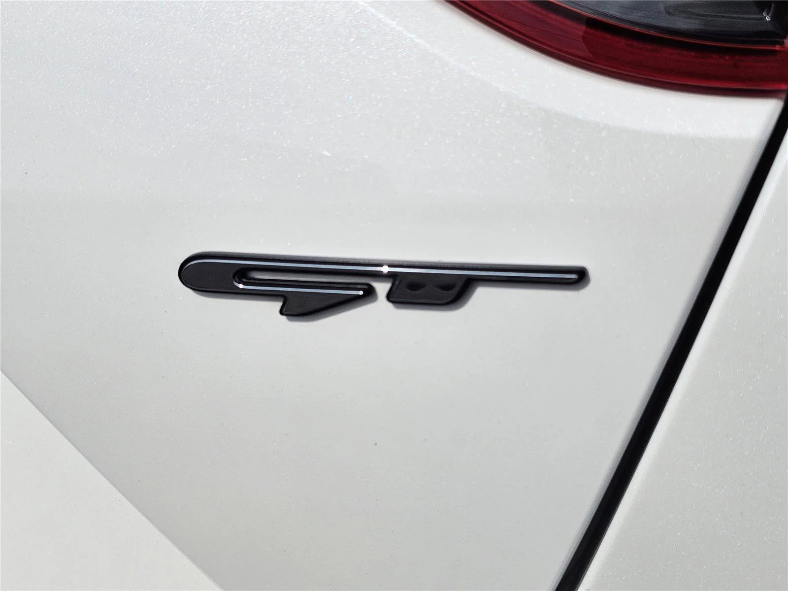 Used 2022 Snow White Pearl Kia GT2 image 11