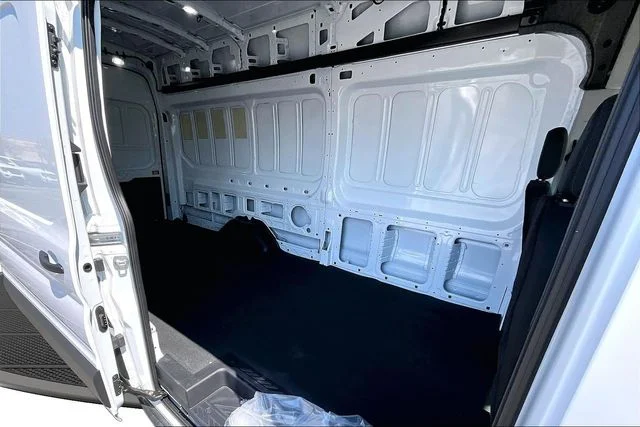 New 2026 Oxford White Ford Cargo Van image 10