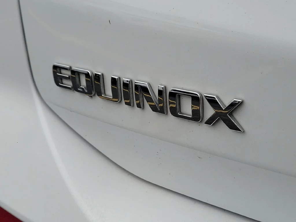 Used 2024 Summit White Chevrolet LT image 9