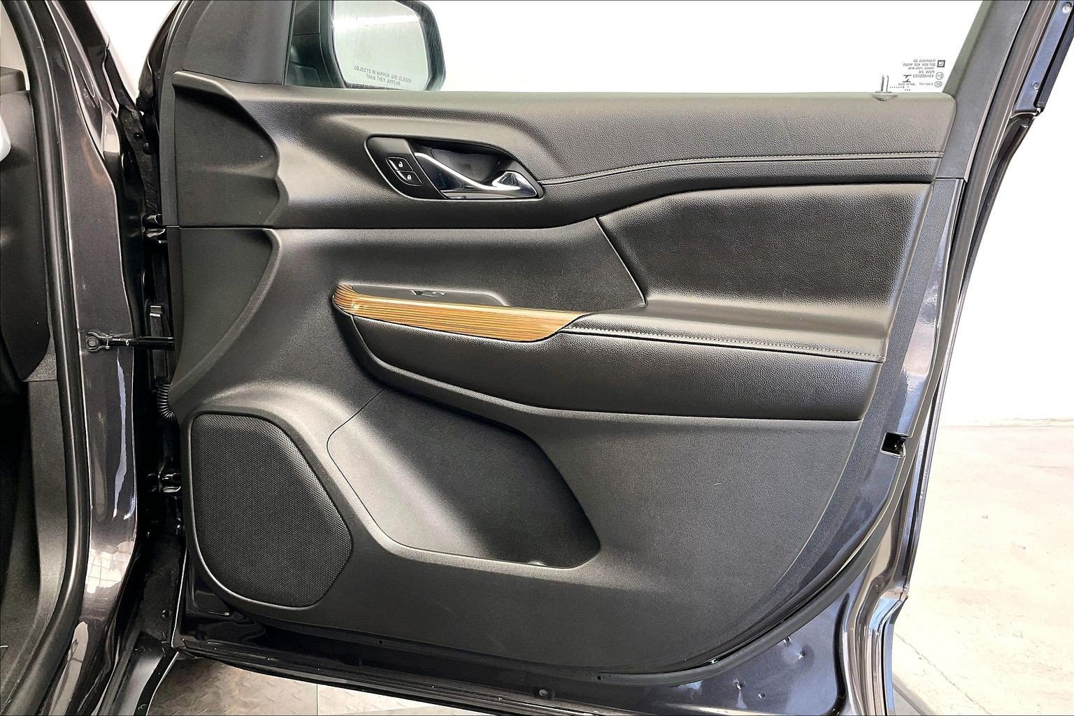 Used 2019 Iridium Metallic GMC SLE image 26