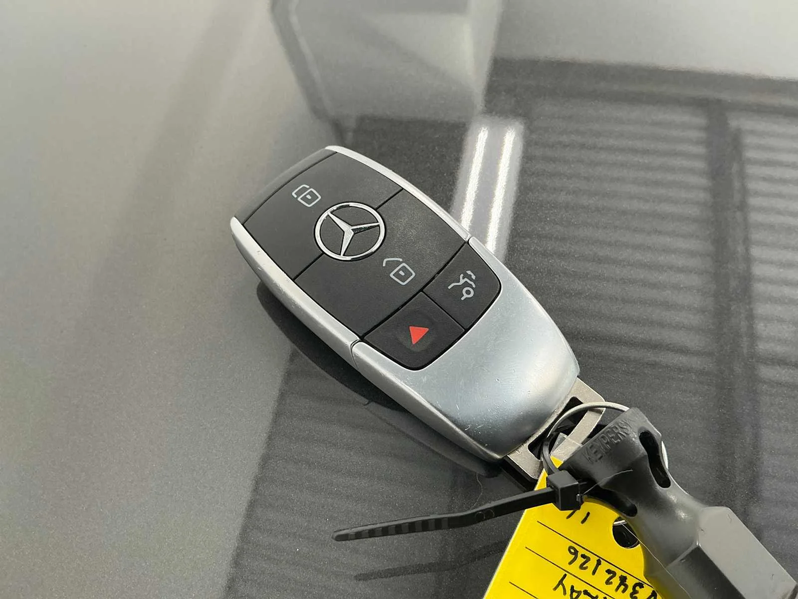 Certified Used 2022 Graphite Grey Metallic Mercedes-Benz GLC 300 image 29