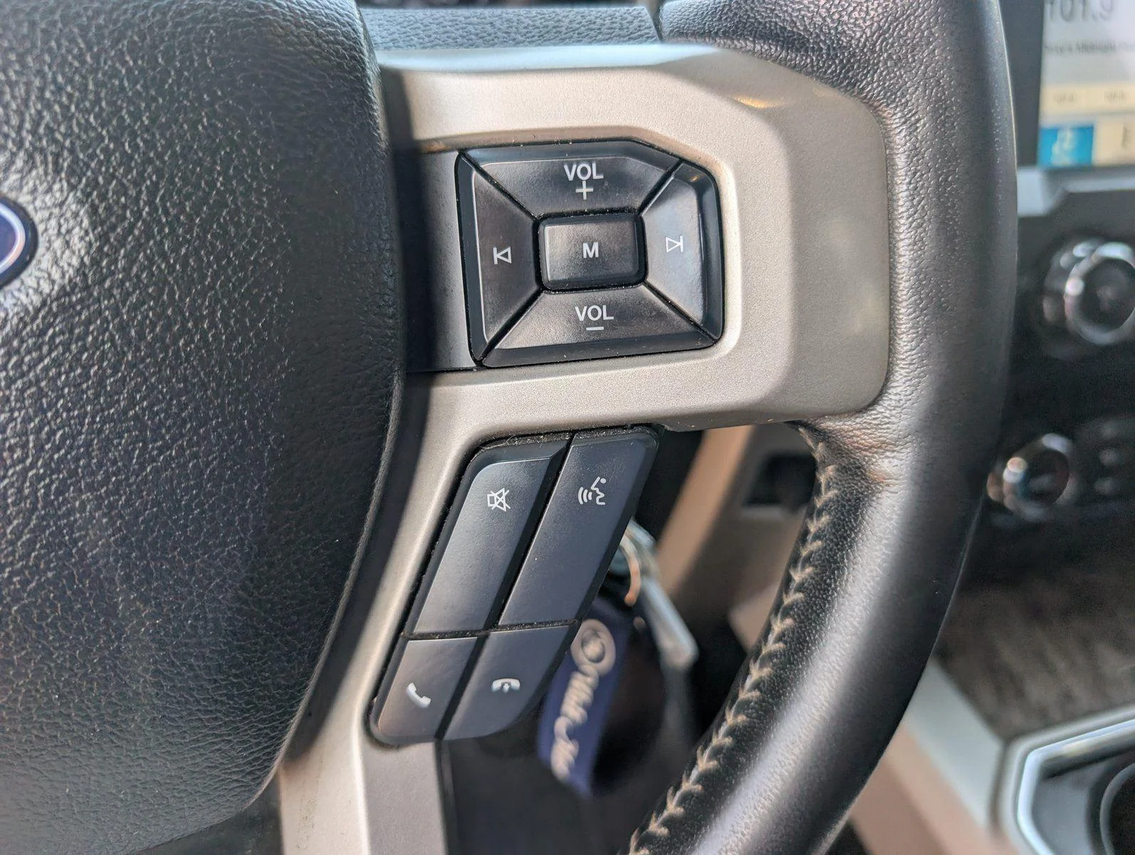 Used 2019 Ruby Red Metallic Tinted Clearcoat/Stone Gray Ford Lariat image 27