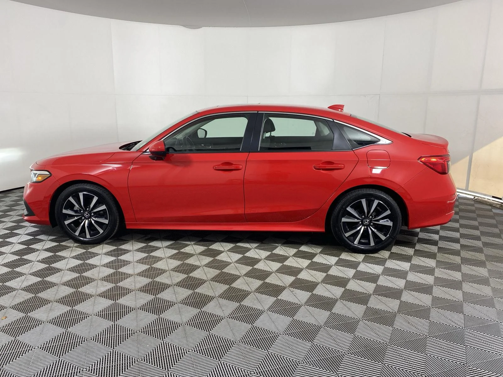 Used 2024 Rallye Red Honda EX image 4