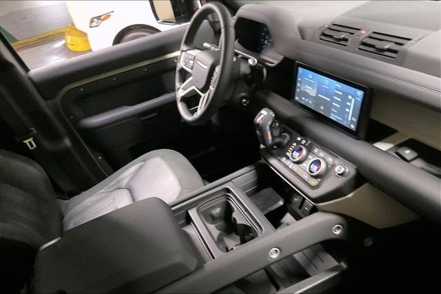 Used 2020 Green Land Rover First Edition image 11