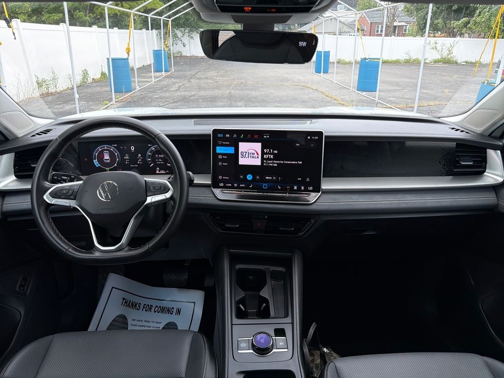 New 2026 White/off-white Volkswagen 2.0T SE image 13