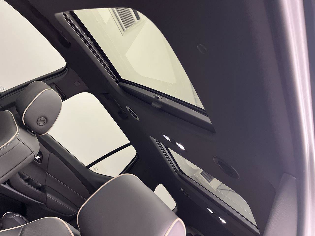 2022 Chevrolet Traverse Premier - Photo 6