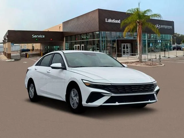 New 2026 Hyundai ELANTRA SE