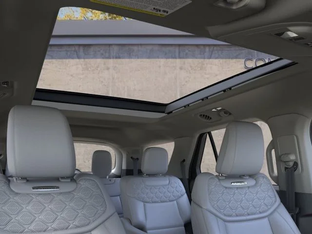 New 2026 Star White Metallic Tri-Coat Ford Platinum image 22