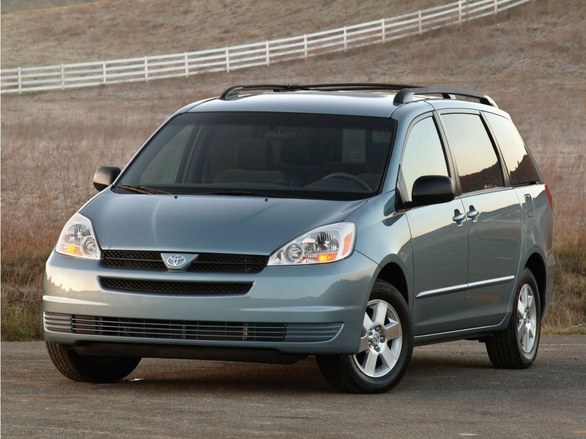 2004 Toyota Sienna's photo