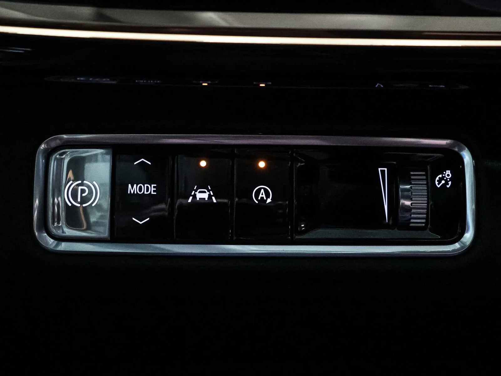 New 2026 Ebony Twilight Metallic Buick Avenir image 32