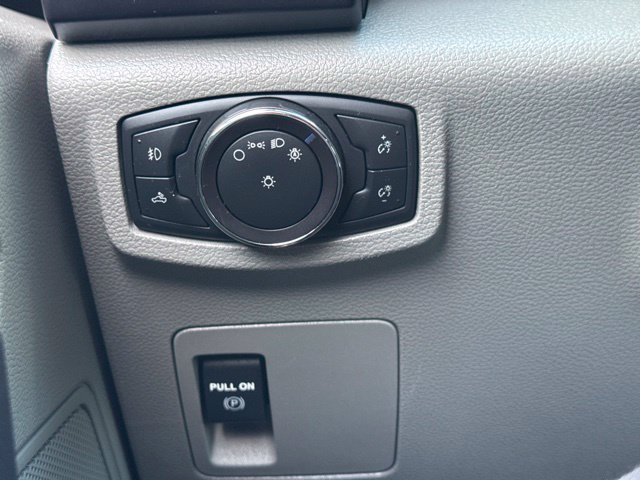 Used 2018 White Ford XL image 17