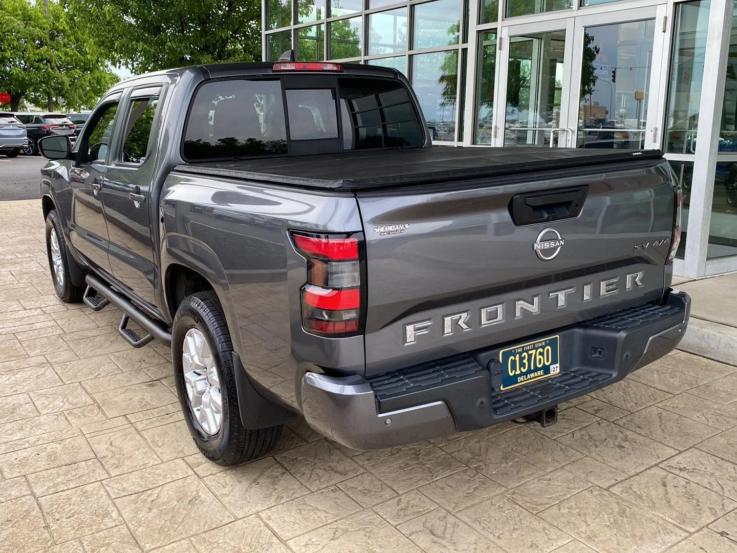 Used 2022 Gun Metallic Nissan SV image 5