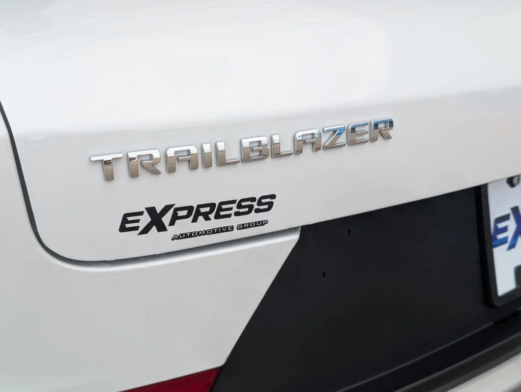 Used 2025 White Chevrolet LT image 15