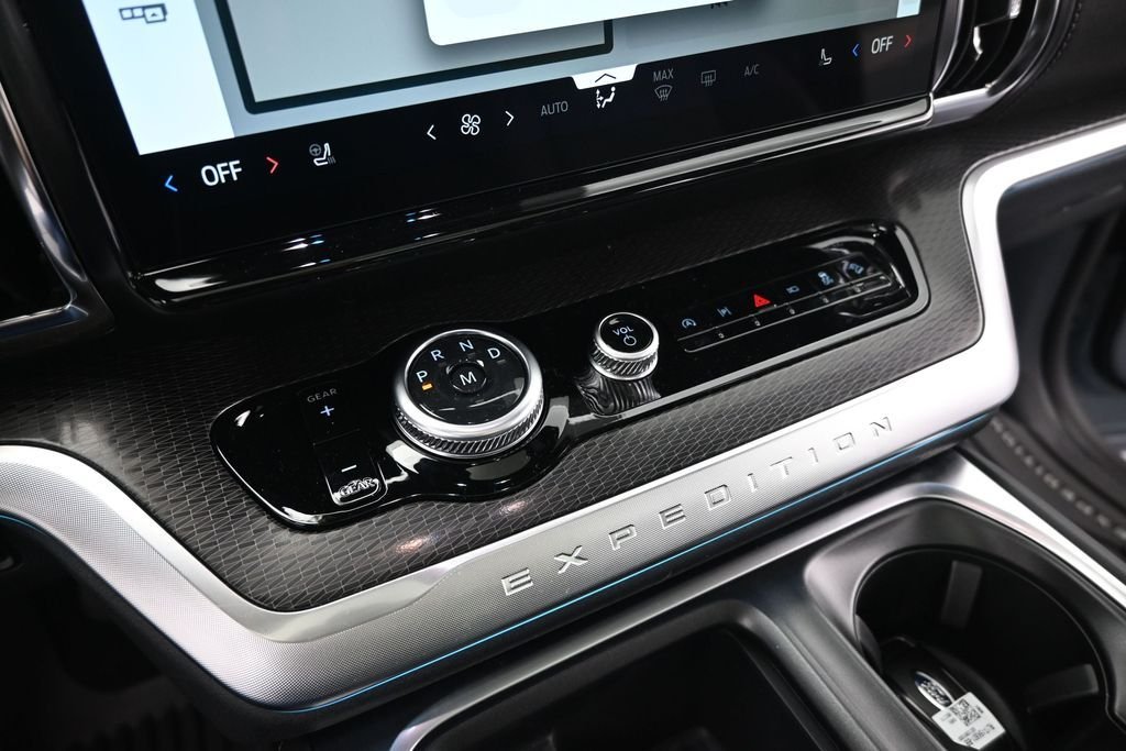 New 2026 Glacier Gray Metallic Tri-Coat Ford Platinum image 16