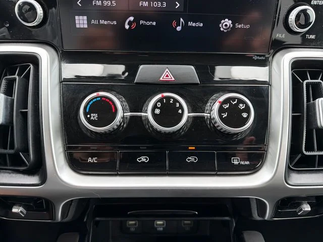 Used 2022 White Kia LX image 14