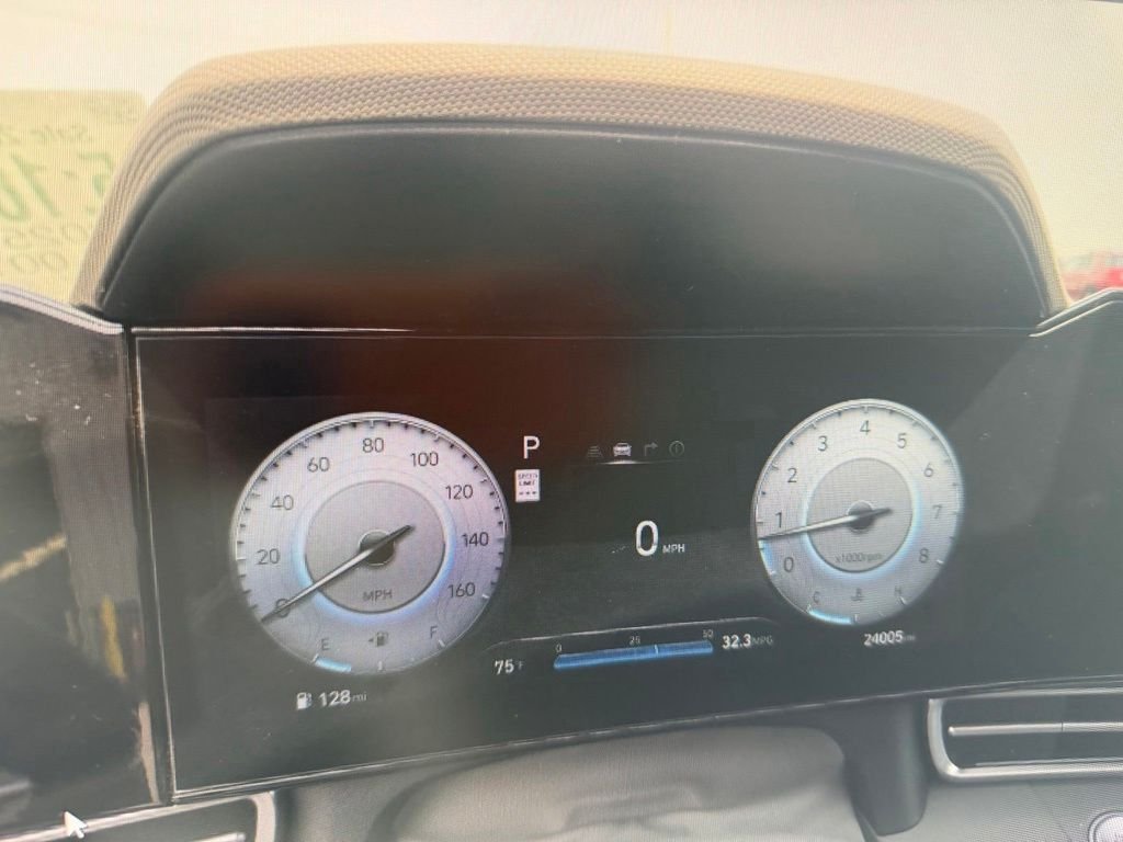 Used 2025  Hyundai SEL Convenience image 5