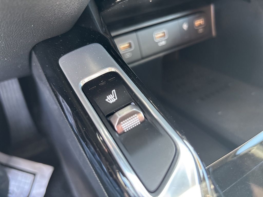 Used 2023 Black Kia SX image 29