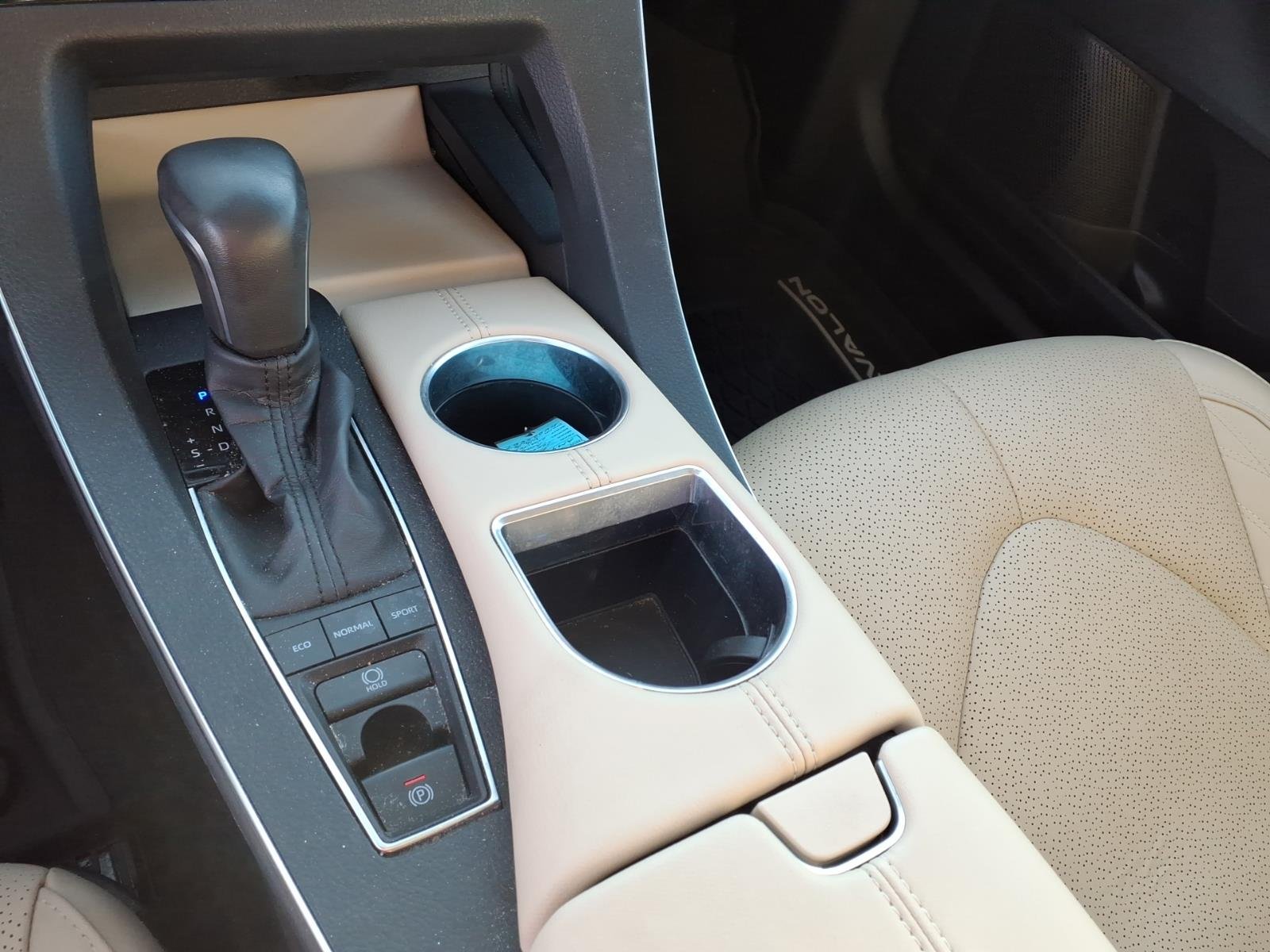 2019 Toyota Avalon Limited - Photo 10