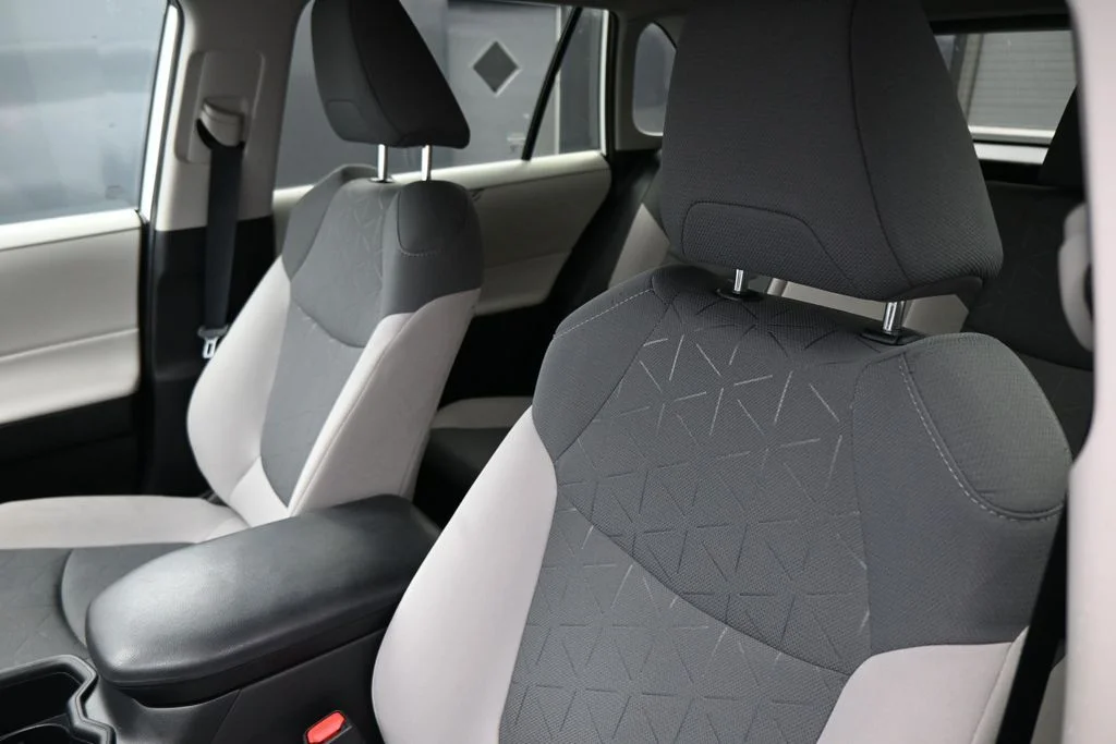 Used 2022 White Toyota XLE image 12