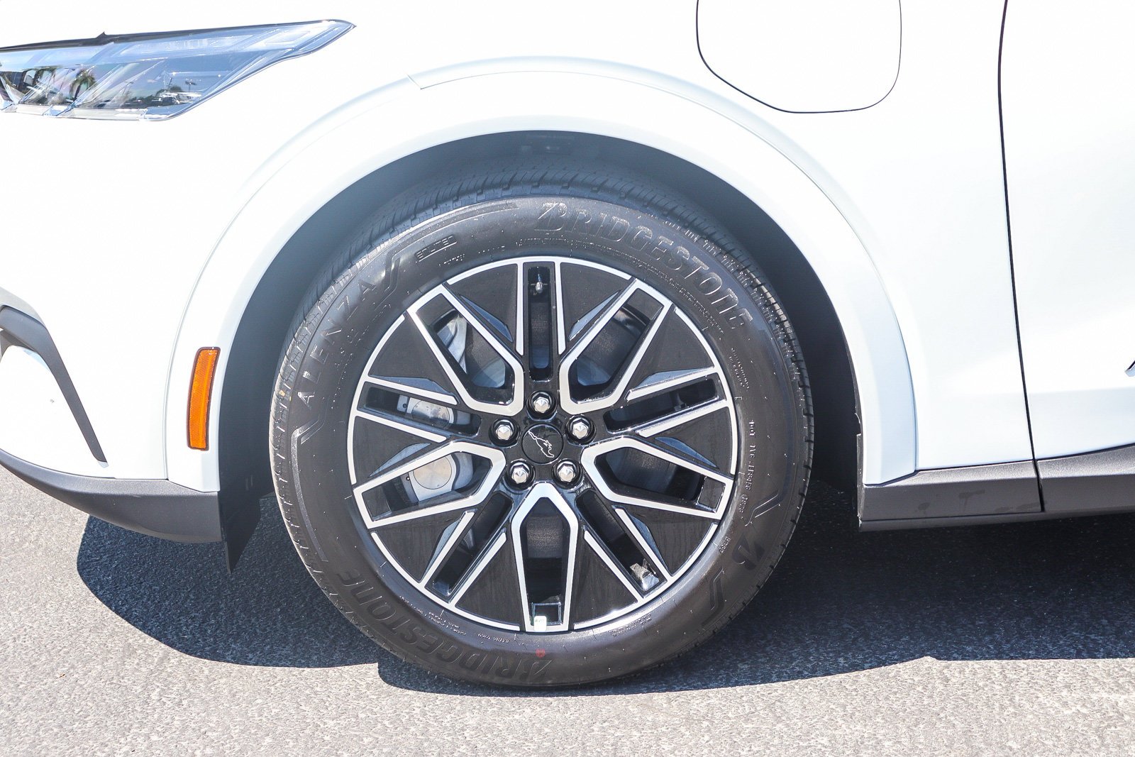 New 2026 Star White Metallic Tri-coat Ford Premium image 10