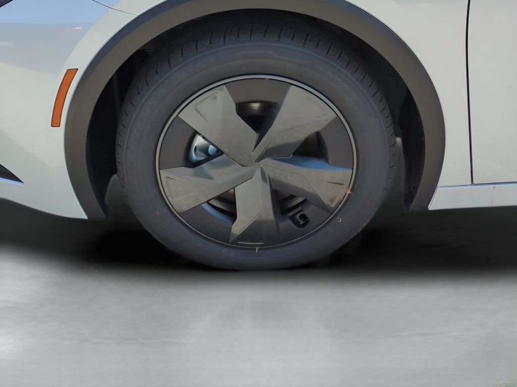 New 2026 Wind Chill Pearl <sup>1</sup> Toyota  SE image 11
