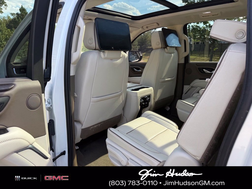 Used 2023 WHITE FROST TRICOAT GMC Denali image 26