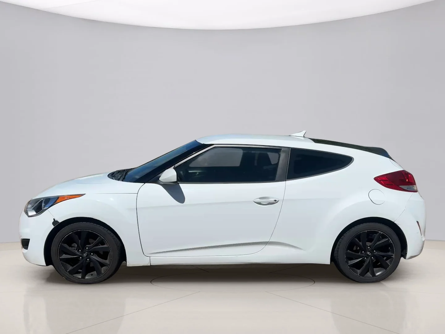 Used 2016 White Hyundai BASE image 2