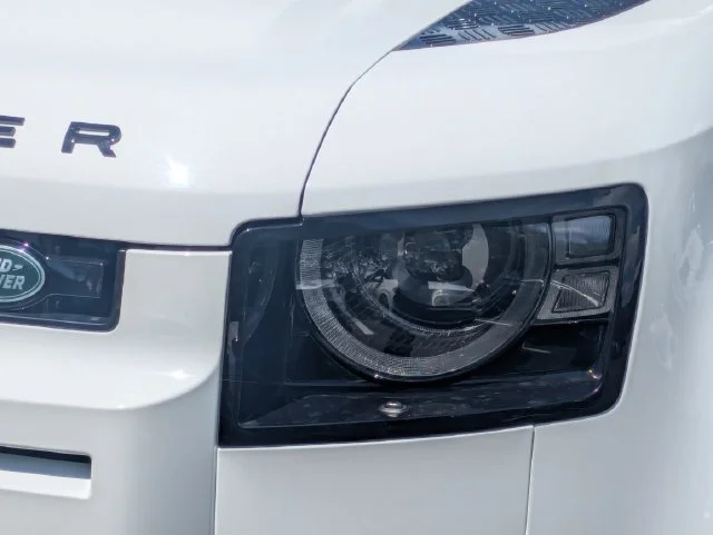 Used 2025 Fuji White Land Rover X-Dynamic SE image 7