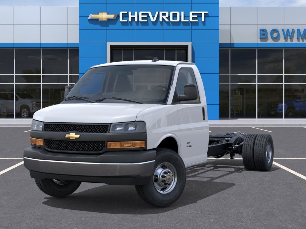 New 2026 Summit White Chevrolet 1WT image 6
