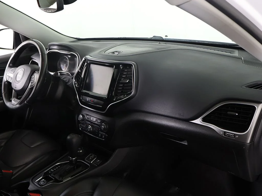 Used 2019 White Jeep Limited image 29