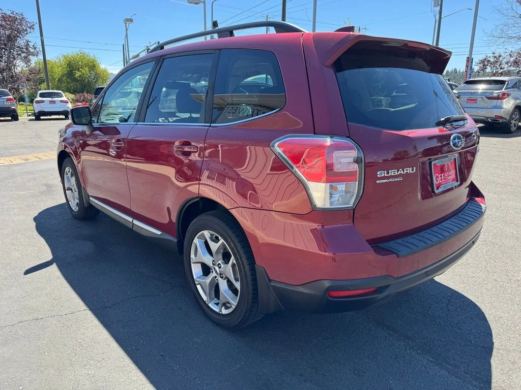 Used 2018 Red Subaru 2.5i Touring image 5