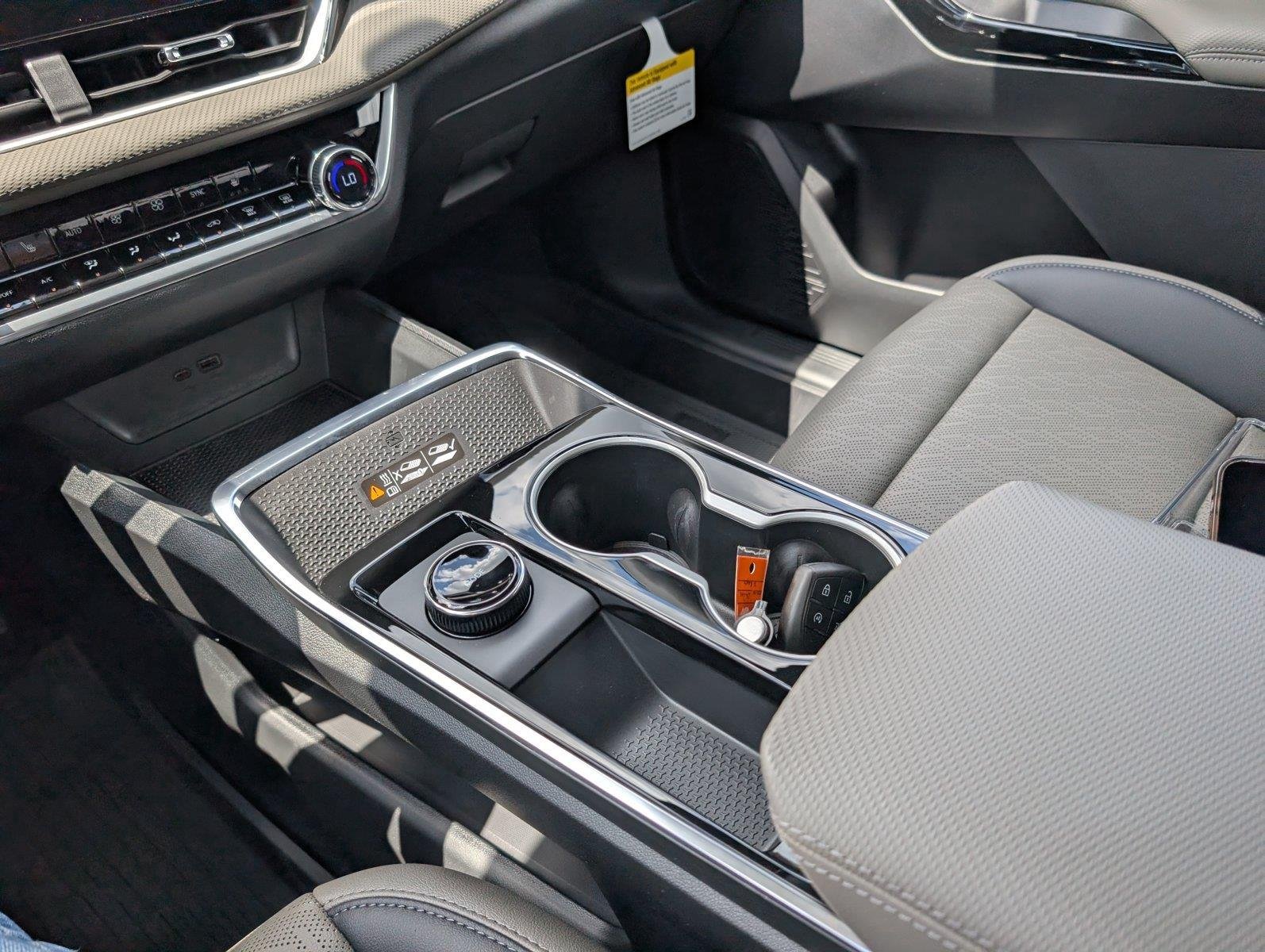 New 2026 Summit White Chevrolet LT image 22