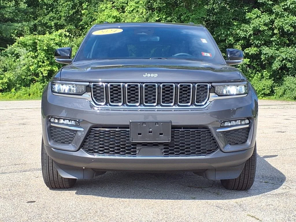Used 2024 Gray Jeep Limited 4x4 image 10