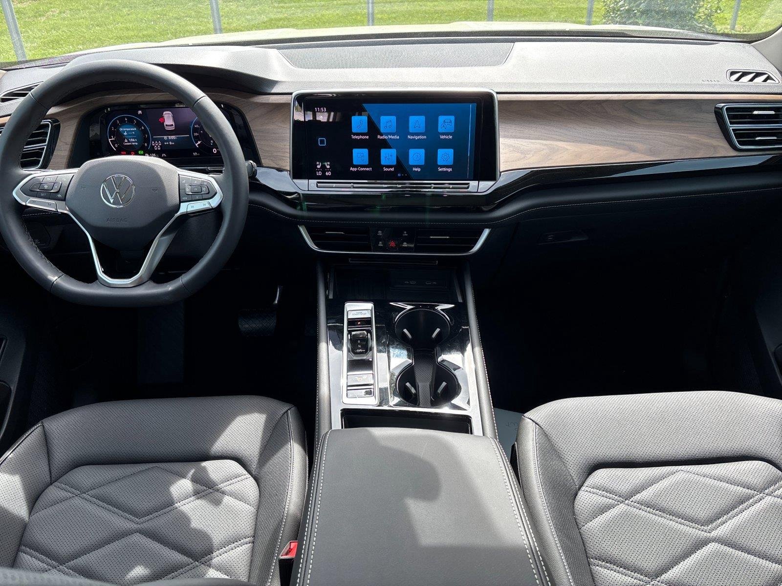 2025 Volkswagen Atlas SE w/Tech - Photo 34