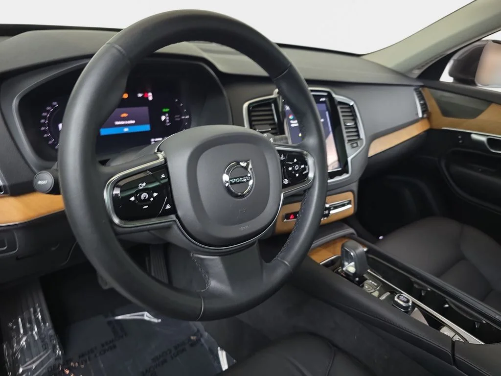 Used 2024 Platinum Gray Metallic Volvo T8 Plus 6 Passenger image 18