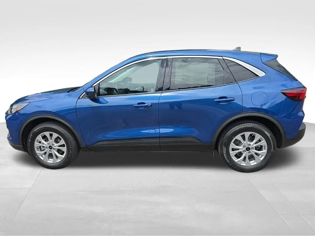 Used 2023 Blue Ford Active image 9