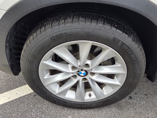 Used 2017 White BMW sDrive28i image 11