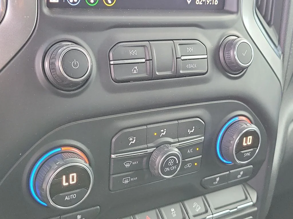 Used 2019 Silver Chevrolet RST image 32