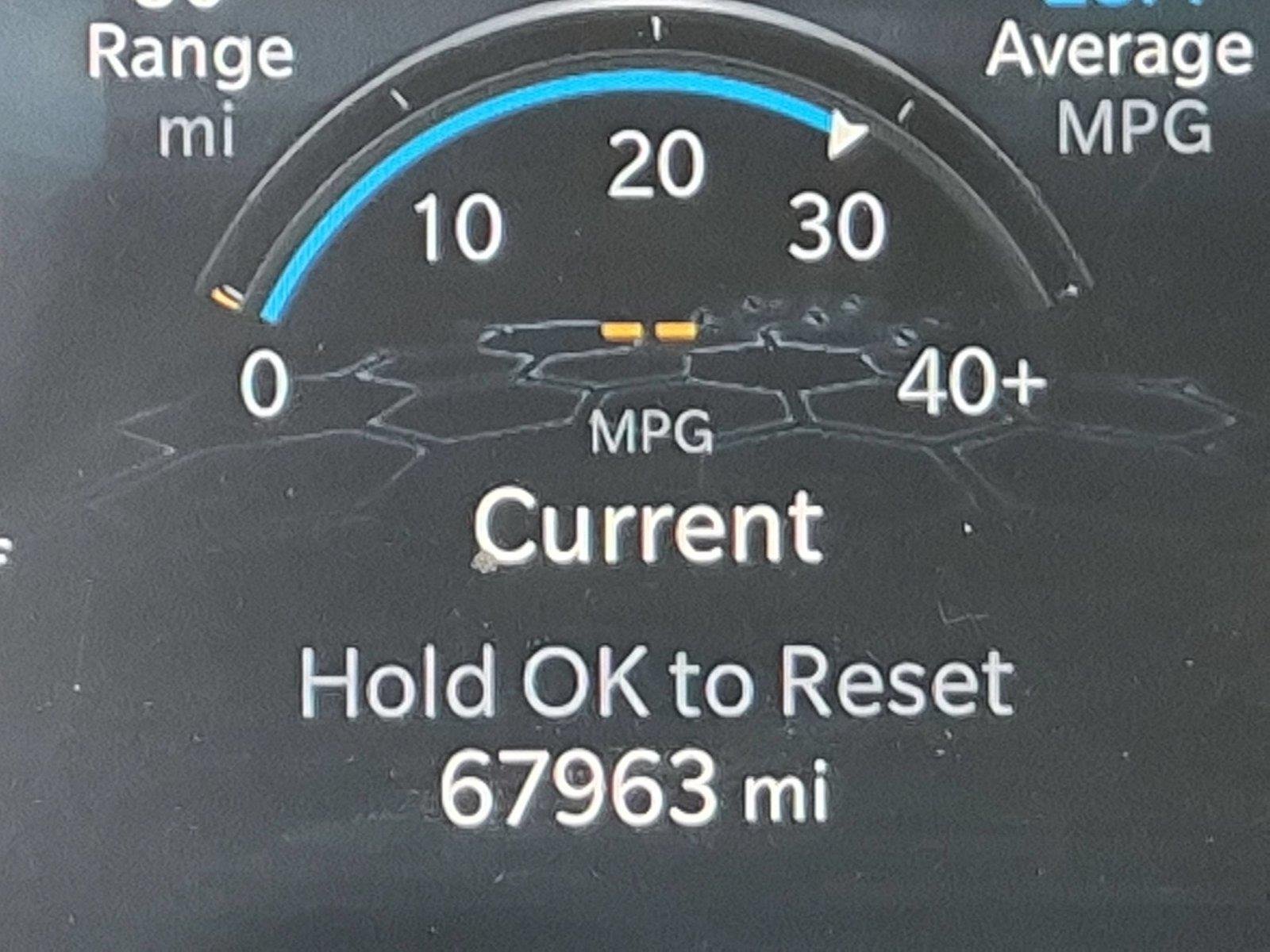Used 2023 Redline Pearlcoat Jeep Latitude Lux image 22