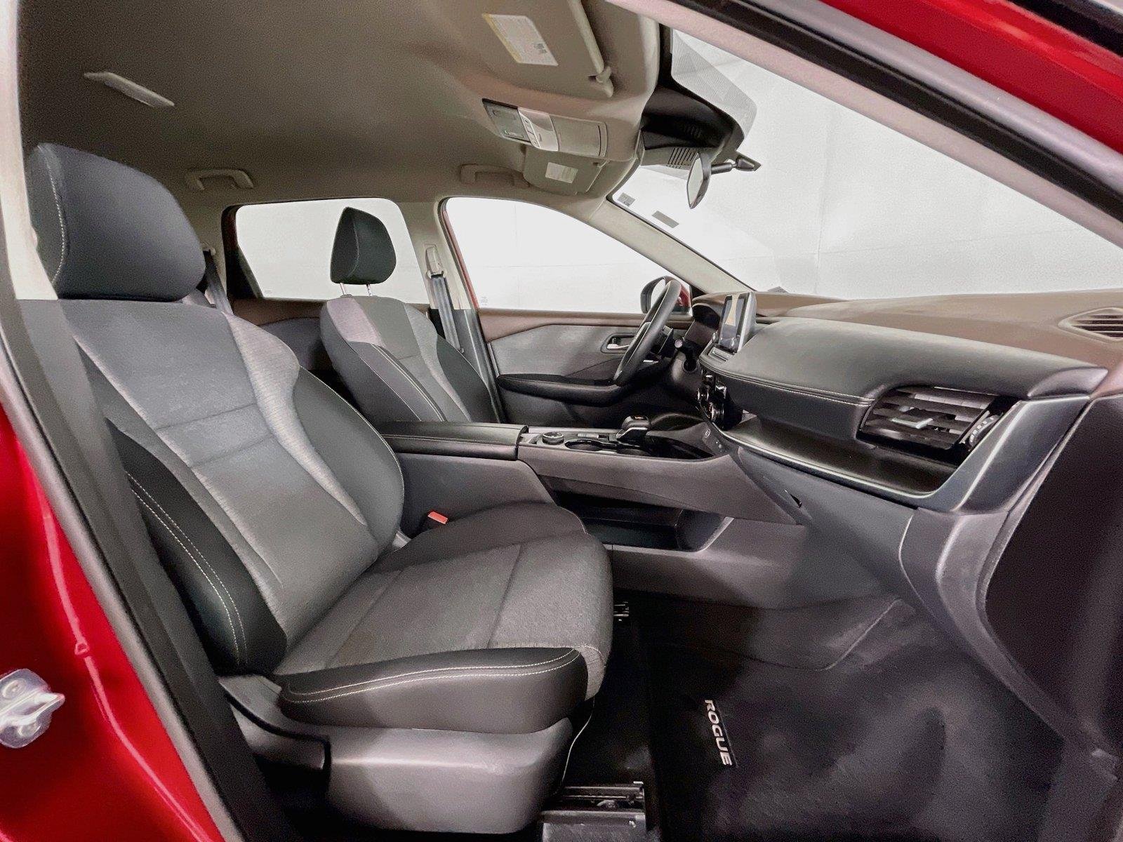 Used 2021 Scarlet Ember Tintcoat Nissan SV image 28