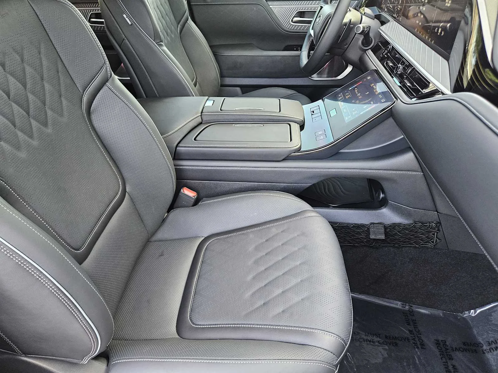 Used 2026 Radiant White/Black Obsidian INFINITI AUTOGRAPH image 9