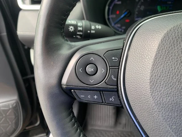 Used 2023 Black Toyota XLE Premium image 27