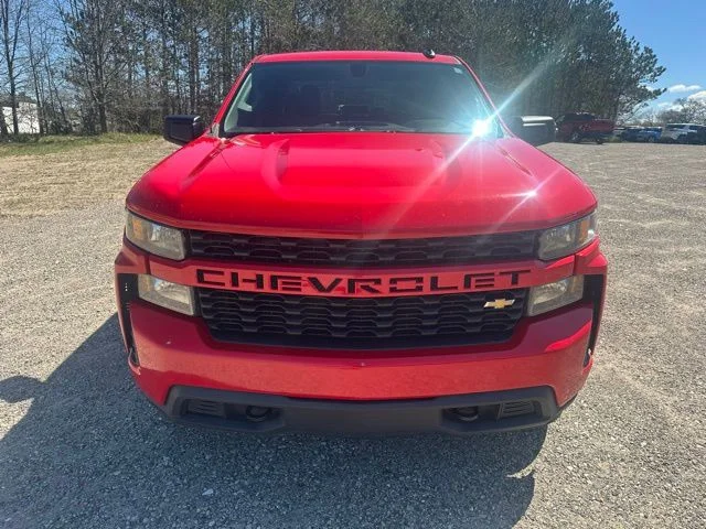 Used 2022 Red Chevrolet Custom image 2