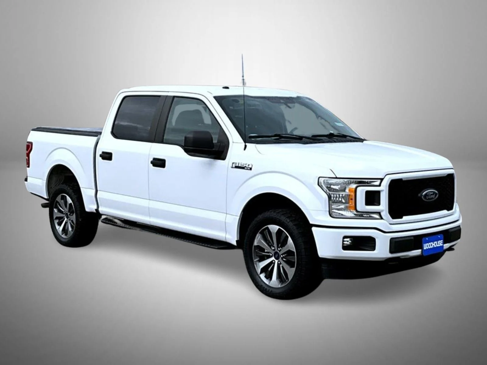 Used 2019 White Ford XL image 3