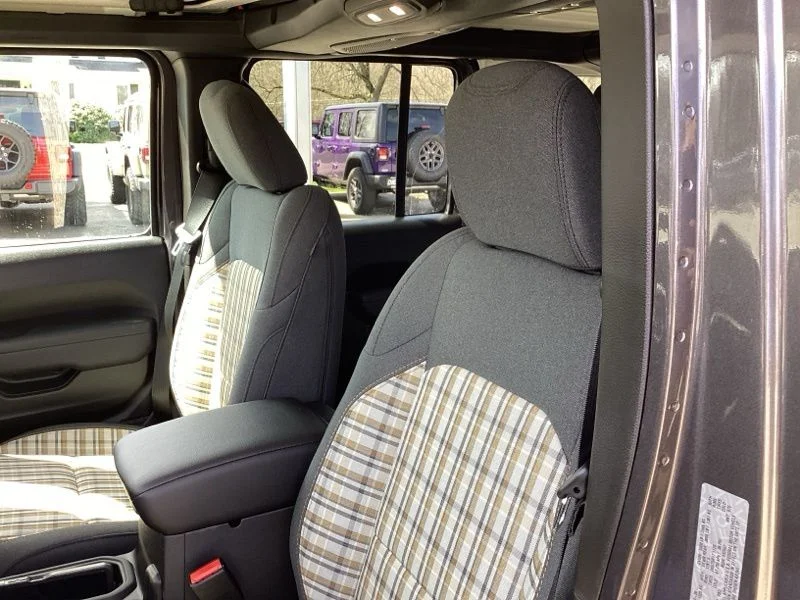 New 2026 Granite Crystal Metallic Clear-Coat Exterior Paint Jeep 85th Anniversary Edition image 26