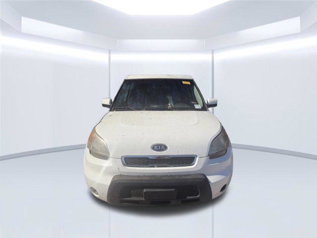 Used 2010 White Kia Plus image 2