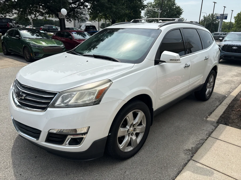 Used 2017 Summit White Chevrolet LT image 2