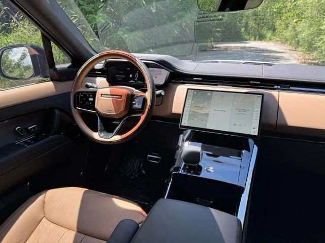 New 2026 Fuji White Land Rover Dynamic SE image 27
