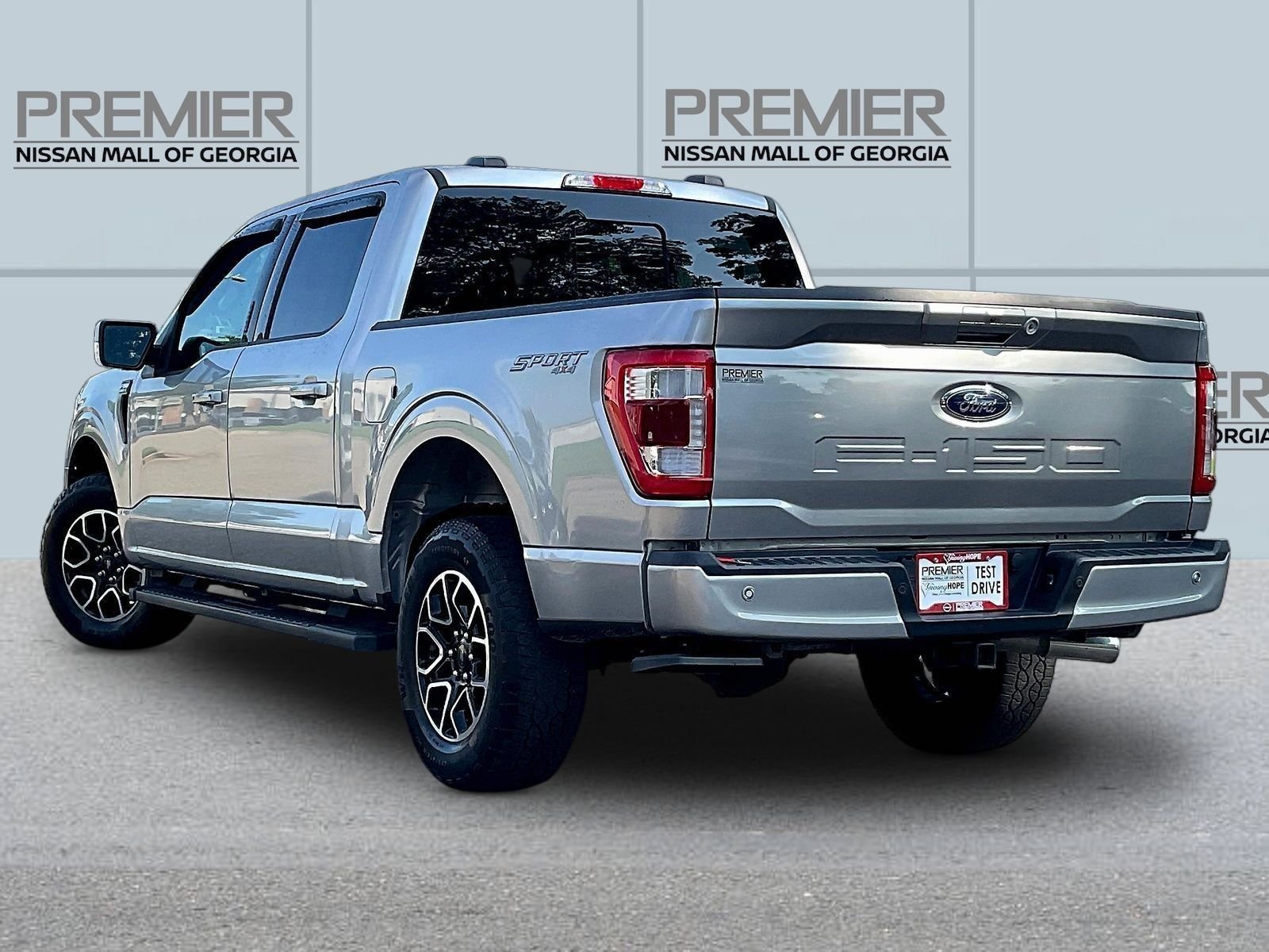 Used 2022 Silver Ford Lariat image 5